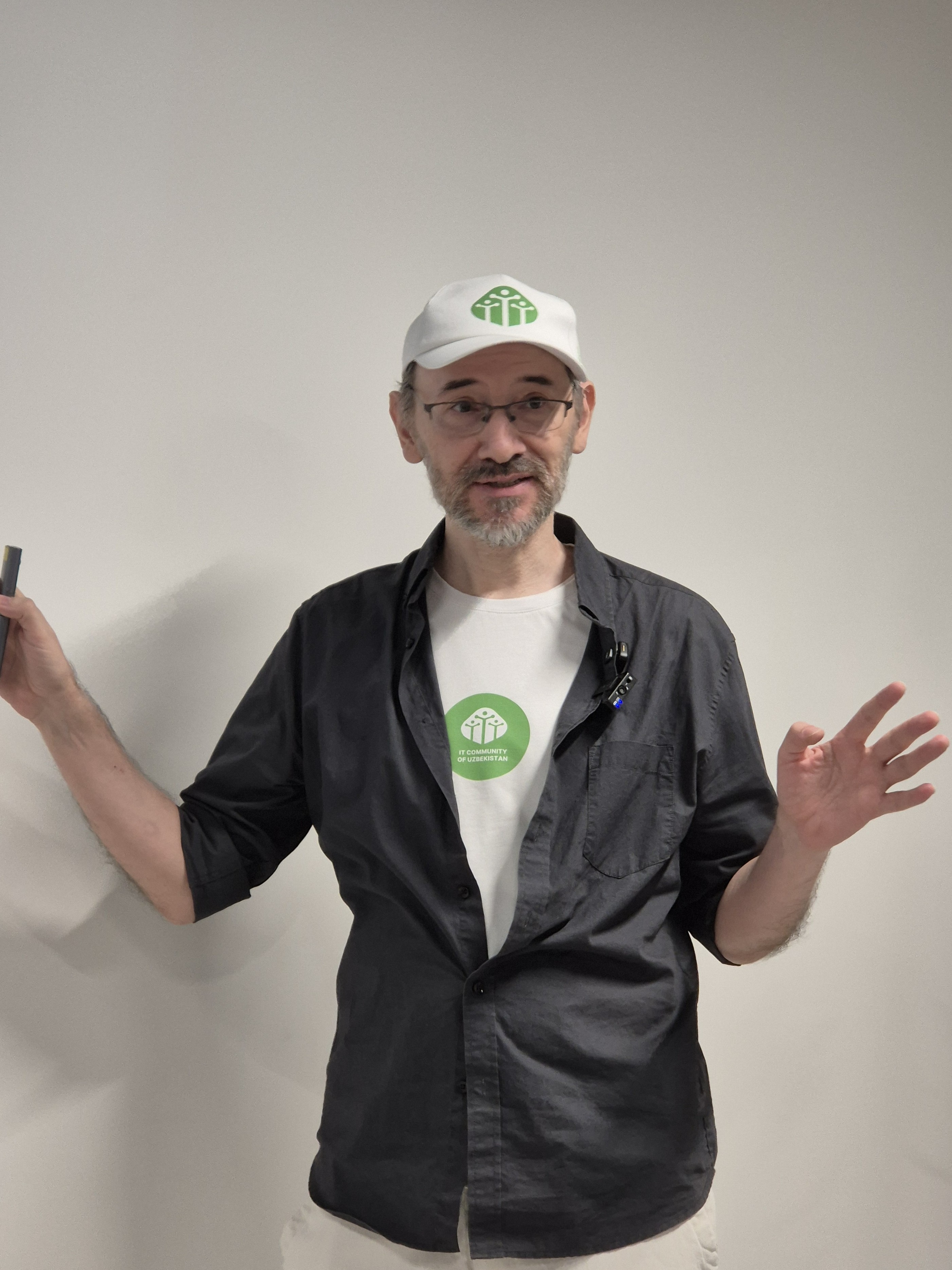 Shavkat Karimov speaking at an event in Uzbekistan